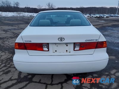 Zdjęcie 6 z 12 samochodu: 2000 TOYOTA CAMRY CE VIN:4T1BG22K5YU979772 - miniatura