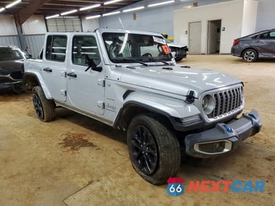 Czwarte zdjęcie samochodu z boku: 2024 JEEP WRANGLER SAHARA 4XE VIN:1C4RJXP66RW293002 - miniatura