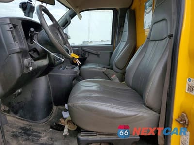 Zdjęcie 7 z 13 samochodu: 2023 GMC SAVANA G3500 BOX TRUCK ** RUN & DRIVE * PRI FLEET ** VIN:7GZ37TC71PN003802 - miniatura