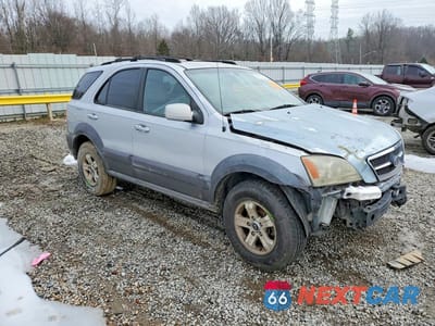 Czwarte zdjęcie samochodu z boku: 2005 KIA SORENTO EX VIN:KNDJC733755366476 - miniatura