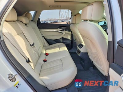 Zdjęcie 11 z 13 samochodu: 2024 AUDI Q8 E-TRON PREMIUM PLUS VIN:WA15AAGE9RB025761 - miniatura