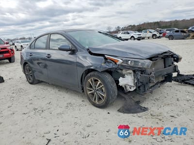 Czwarte zdjęcie samochodu z boku: 2023 KIA FORTE LXS VIN:3KPF24AD4PE506137 - miniatura