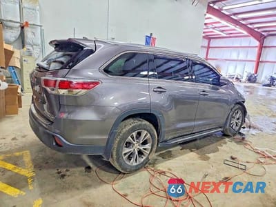 Trzecie zdjęcie samochodu z tyłu: 2015 TOYOTA HIGHLANDER XLE VIN:5TDJKRFH5FS124965 - miniatura