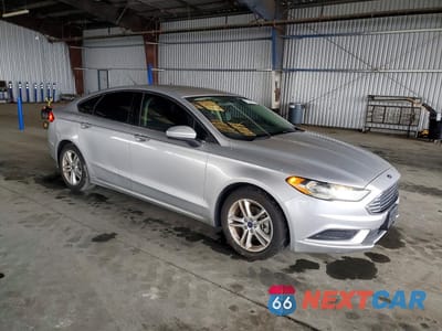 Czwarte zdjęcie samochodu z boku: 2018 FORD FUSION SE VIN:3FA6P0HD0JR181136 - miniatura