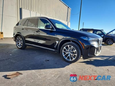 Czwarte zdjęcie samochodu z boku: 2024 BMW X5 XDRIVE40I VIN:5UX23EU06R9U35393 - miniatura