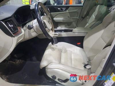 Zdjęcie 7 z 12 samochodu: 2020 VOLVO V60 CROSS COUNTRY T5 MOMENTUM VIN:YV4102WK4L1040926 - miniatura