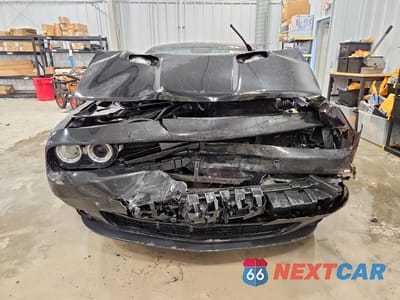 Piąte zdjęcie samochodu w środku: 2018 DODGE CHALLENGER SXT VIN:2C3CDZAG4JH218798 - miniatura
