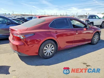 Trzecie zdjęcie samochodu z tyłu: 2021 TOYOTA CAMRY HYBRID LE VIN:4T1C31AK3MU022434 - miniatura