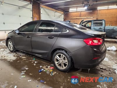 Drugie zdjęcie samochodu z przodu: 2017 CHEVROLET CRUZE LT VIN:1G1BE5SM3H7241893 - miniatura