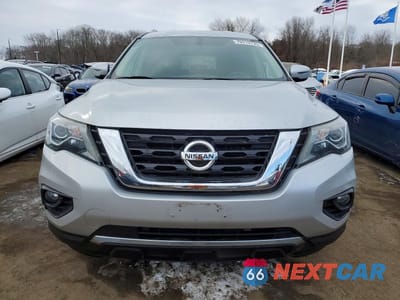 Piąte zdjęcie samochodu w środku: 2019 NISSAN PATHFINDER S VIN:5N1DR2MM7KC624374 - miniatura