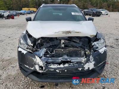 Piąte zdjęcie samochodu w środku: 2019 NISSAN KICKS SV VIN:3N1CP5CUXKL517397 - miniatura