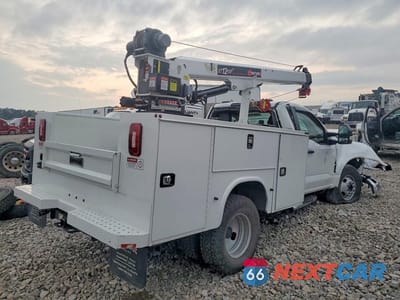 Trzecie zdjęcie samochodu z tyłu: 2024 FORD F350 SUPER DUTY UTILITY / SERVICE TRUCK VIN:1FDRF3HN0RDA25019 - miniatura