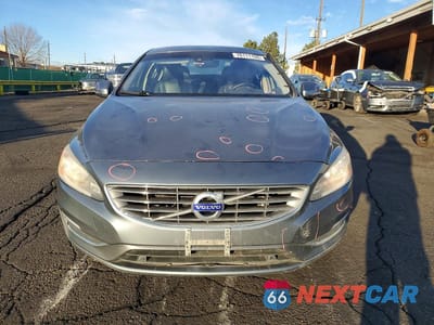 Piąte zdjęcie samochodu w środku: 2017 VOLVO S60 PREMIER VIN:LYV402HKXHB133575 - miniatura