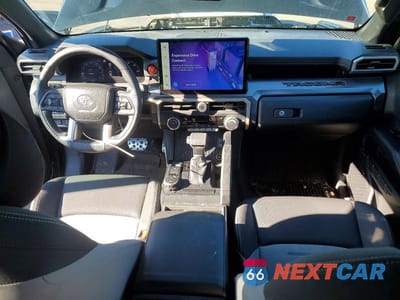 Zdjęcie 8 z 12 samochodu: 2024 TOYOTA TACOMA DOUBLE CAB VIN:3TMLB5JN0RM049045 - miniatura
