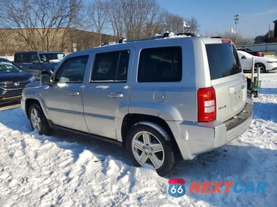 Drugie zdjęcie samochodu z przodu: 2010 JEEP PATRIOT LIMITED VIN:1J4NF4GBXAD501680 - miniatura