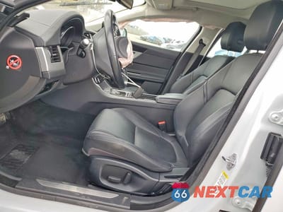 Zdjęcie 7 z 12 samochodu: 2016 JAGUAR XF PREMIUM VIN:SAJBD4BV9GCY13294 - miniatura
