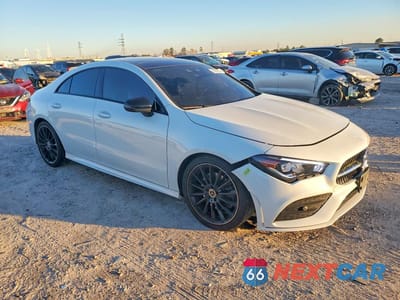 Czwarte zdjęcie samochodu z boku: 2020 MERCEDES-BENZ CLA 250 VIN:WDD5J4GB1LN061727 - miniatura