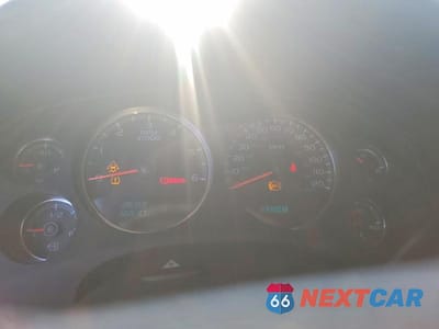 Zdjęcie 9 z 12 samochodu: 2011 GMC YUKON XL DENALI VIN:1GKS2MEF2BR286590 - miniatura