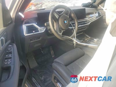 Zdjęcie 8 z 11 samochodu: 2026 BMW X7 XDRIVE40I VIN:5UX23EM04T9202653 - miniatura