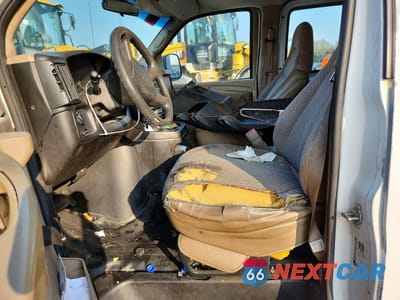 Zdjęcie 7 z 13 samochodu: 2005 CHEVROLET EXPRESS G1500 VIN:1GCFG15T651143003 - miniatura