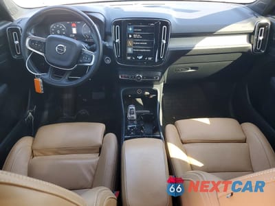 Zdjęcie 8 z 13 samochodu: 2021 VOLVO XC40 T5 INSCRIPTION VIN:YV4162UL2M2457791 - miniatura