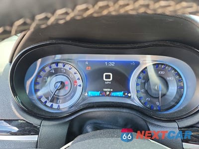 Zdjęcie 9 z 12 samochodu: 2018 CHRYSLER 300 S VIN:2C3CCABG7JH243729 - miniatura