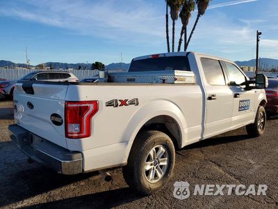 Trzecie zdjęcie samochodu z tyłu: 2017 FORD F150 SUPERCREW VIN:1FTFW1EG2HFA98784 - miniatura