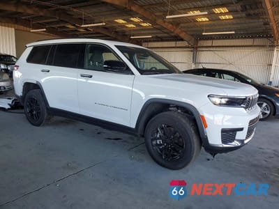 Czwarte zdjęcie samochodu z boku: 2024 JEEP GRAND CHEROKEE L LAREDO VIN:1C4RJKAG5R8618926 - miniatura
