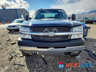 Piąte zdjęcie samochodu w środku: 2004 CHEVROLET SILVERADO K2500 HEAVY DUTY VIN:1GCHK23U74F147622 - miniatura