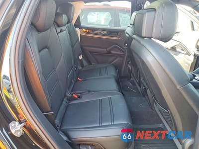 Zdjęcie 10 z 12 samochodu: 2025 PORSCHE CAYENNE E-HYBRID VIN:WP1AE2AY4SDA16914 - miniatura