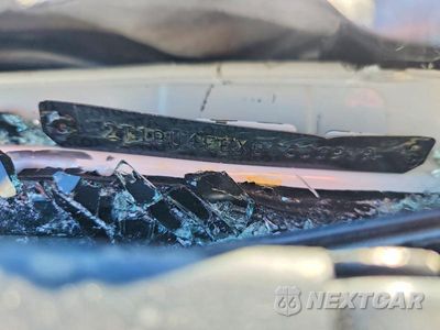 Zdjęcie 13 z 13 samochodu: 2011 TOYOTA COROLLA S VIN:2T1BU4EEXBC638919 - miniatura