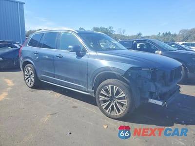 Czwarte zdjęcie samochodu z boku: 2021 VOLVO XC90 T6 MOMENTUM VIN:YV4A221K5M1704511 - miniatura
