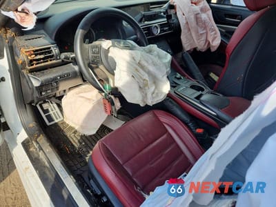 Zdjęcie 8 z 11 samochodu: 2016 LEXUS RC 350 VIN:JTHHE5BC5G5011399 - miniatura