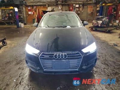 Piąte zdjęcie samochodu w środku: 2018 AUDI A4 PROGRESSIV VIN:WAUBNAF49JN018346 - miniatura