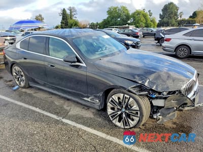 Czwarte zdjęcie samochodu z boku: 2025 BMW 530 I VIN:WBA43FJ03SCU16102 - miniatura