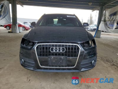 Piąte zdjęcie samochodu w środku: 2015 AUDI Q3 PREMIUM PLUS VIN:WA1EFCFS6FR010447 - miniatura