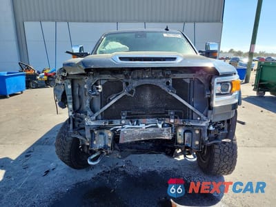 Piąte zdjęcie samochodu w środku: 2018 GMC SIERRA K2500 DENALI VIN:1GT12UEY2JF109434 - miniatura