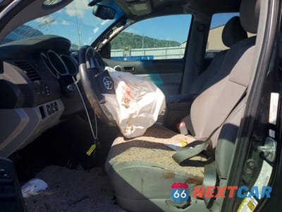 Zdjęcie 7 z 11 samochodu: 2013 TOYOTA TACOMA VIN:5TFLU4EN5DX059734 - miniatura