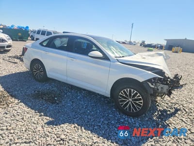 Czwarte zdjęcie samochodu z boku: 2019 VOLKSWAGEN JETTA S VIN:3VWC57BU5KM140193 - miniatura
