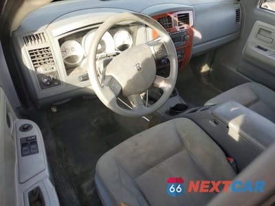 Zdjęcie 8 z 12 samochodu: 2005 DODGE DAKOTA SLT VIN:1D7HW42N15S315537 - miniatura