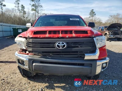 Piąte zdjęcie samochodu w środku: 2016 TOYOTA TUNDRA CREWMAX SR5 VIN:5TFEW5F17GX208587 - miniatura