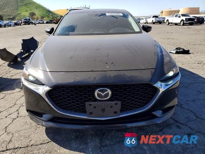 Piąte zdjęcie samochodu w środku: 2019 MAZDA 3 SELECT VIN:3MZBPAALXKM112725 - miniatura