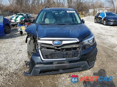 Piąte zdjęcie samochodu w środku: 2019 SUBARU FORESTER PREMIUM VIN:JF2SKAGC3KH590337 - miniatura