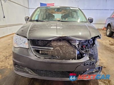 Piąte zdjęcie samochodu w środku: 2019 DODGE GRAND CARAVAN SE VIN:2C4RDGBG0KR559118 - miniatura