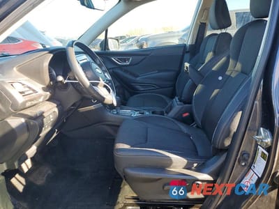 Zdjęcie 7 z 14 samochodu: 2019 SUBARU FORESTER PREMIUM VIN:JF2SKAGC5KH488411 - miniatura