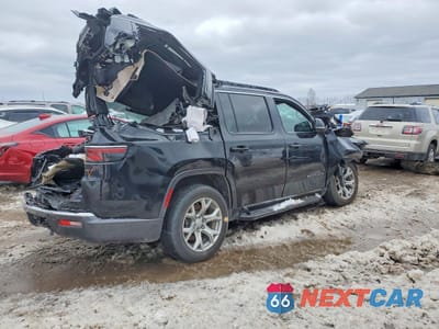Trzecie zdjęcie samochodu z tyłu: 2022 JEEP WAGONEER SERIES II VIN:1C4SJVBT0NS182692 - miniatura