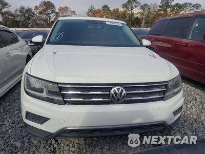 Piąte zdjęcie samochodu w środku: 2018 VOLKSWAGEN TIGUAN S VIN:3VV3B7AX3JM052654 - miniatura