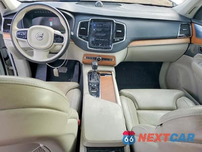 Zdjęcie 8 z 13 samochodu: 2017 VOLVO XC90 T6 VIN:YV4A22PL7H1138003 - miniatura
