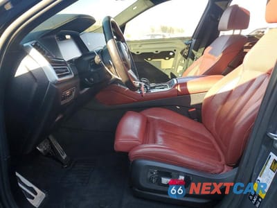 Zdjęcie 7 z 12 samochodu: 2021 BMW X6 M50I VIN:5UXCY8C07M9F89874 - miniatura
