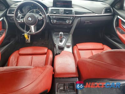 Zdjęcie 8 z 12 samochodu: 2018 BMW 330 XI VIN:WBA8D9C52JA607884 - miniatura